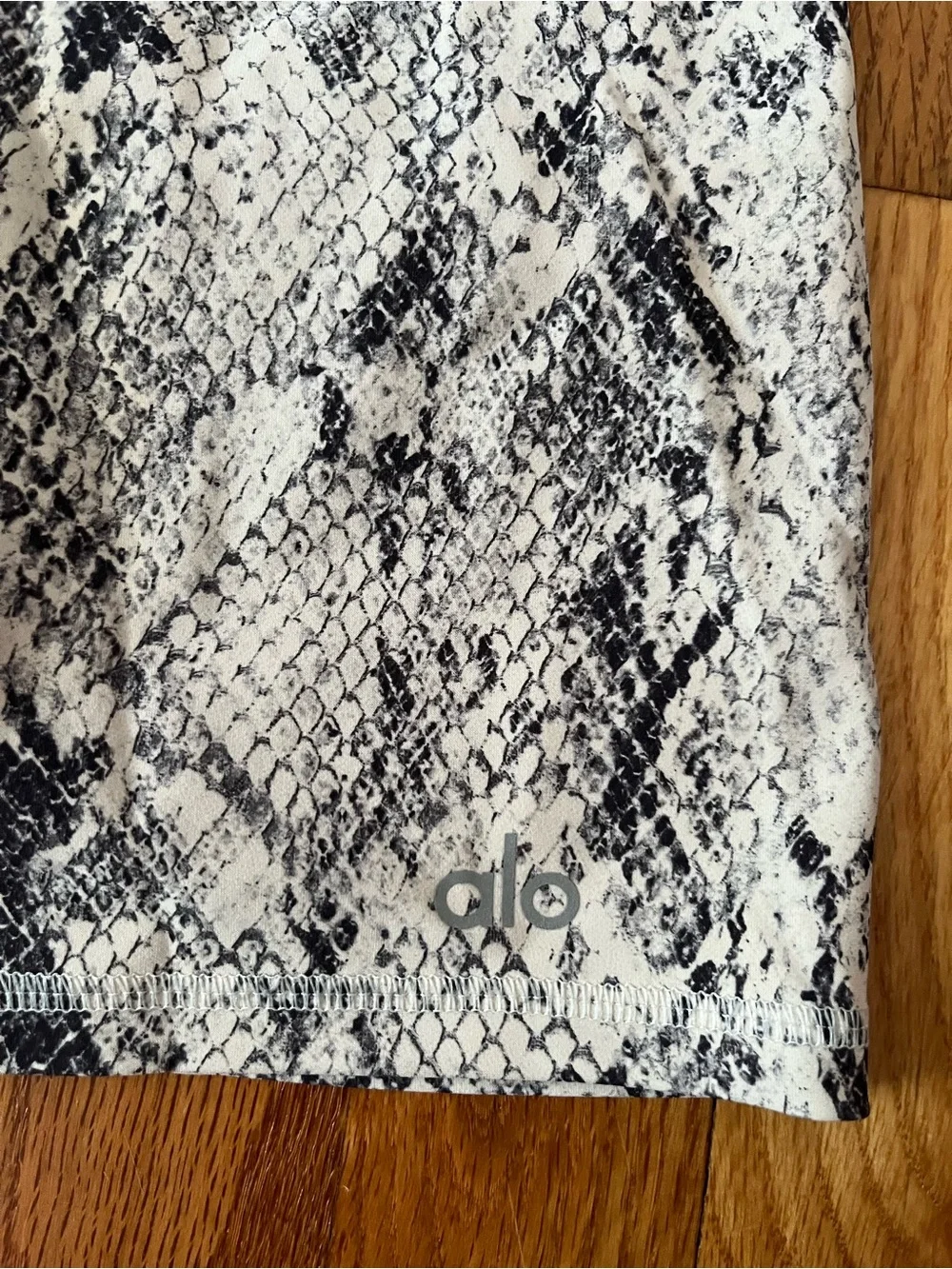 ALO Yoga | Snakeskin Biker Shorts